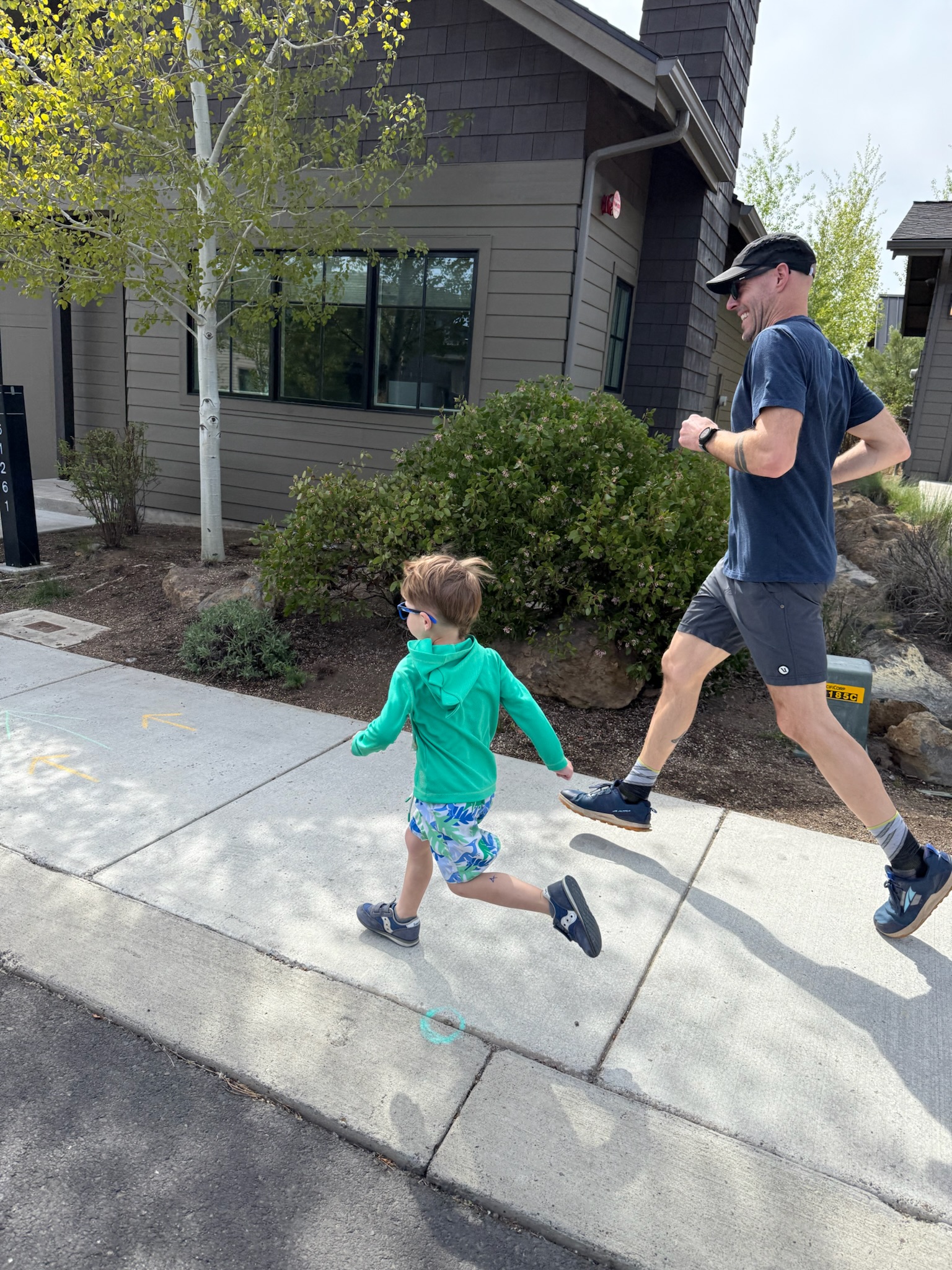 Kids running the course